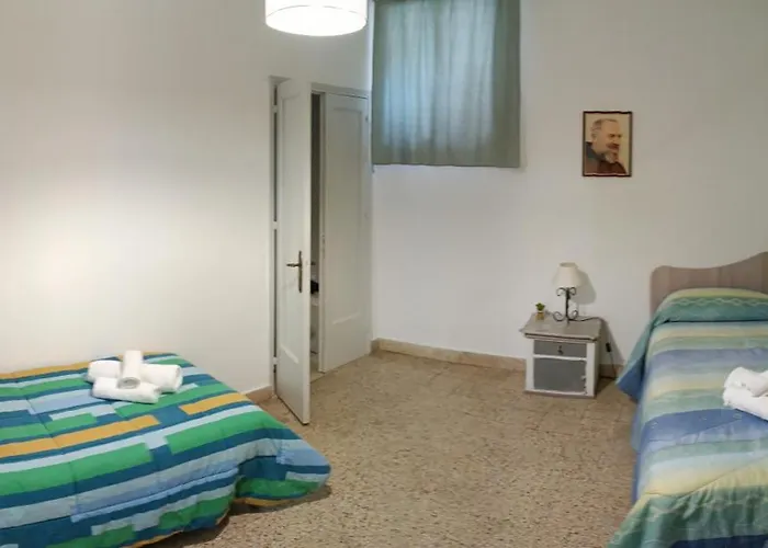 בית הארחה Beneath The Castle 3*